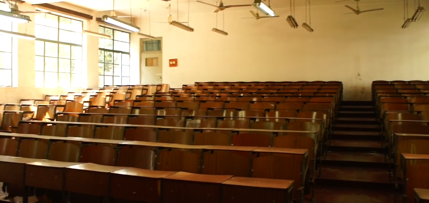 原民生路校区教学楼103阶梯教...