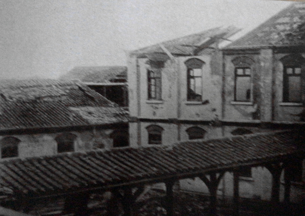一二八事变中本校吴淞口炮台湾校址被毁残迹
